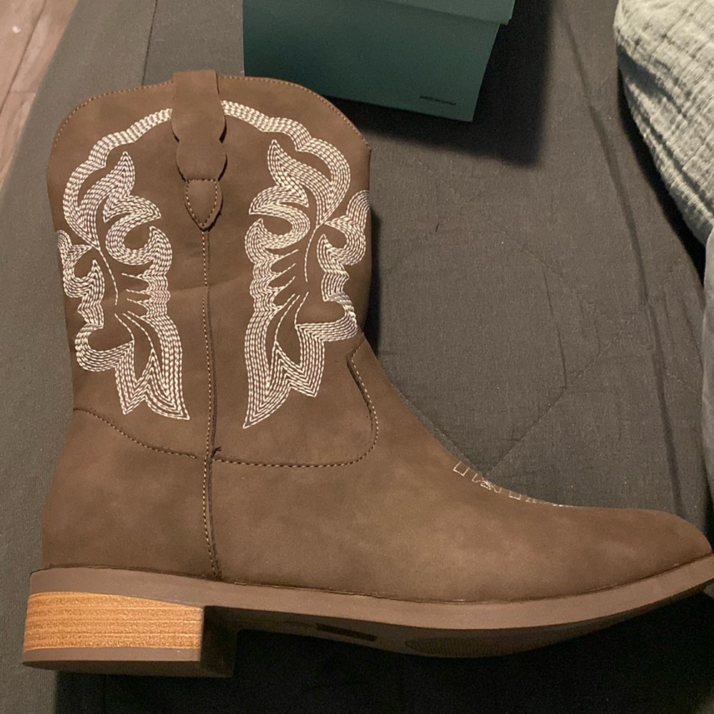 New boots in box